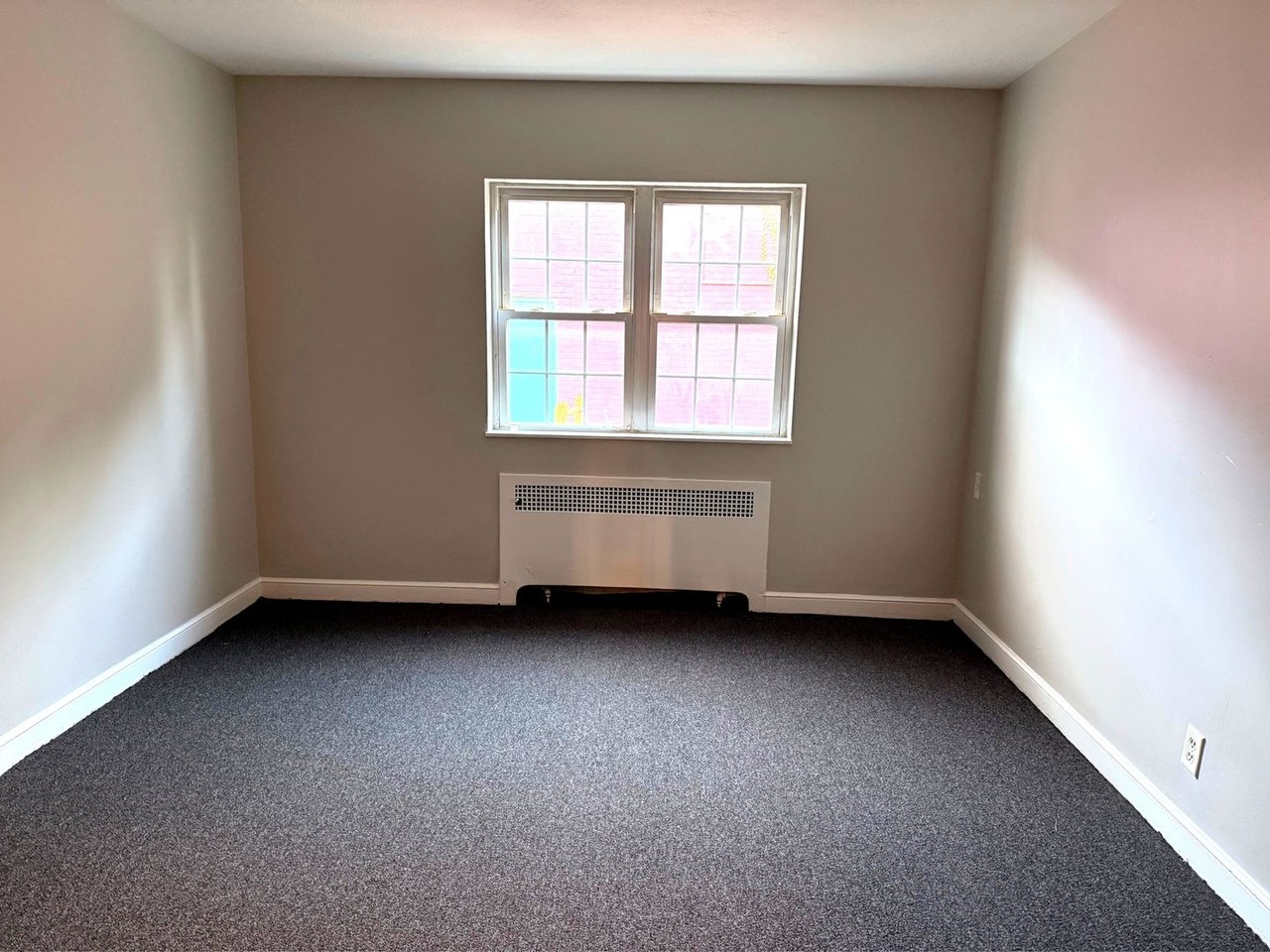 35 Niles St - Photo 7 of 8