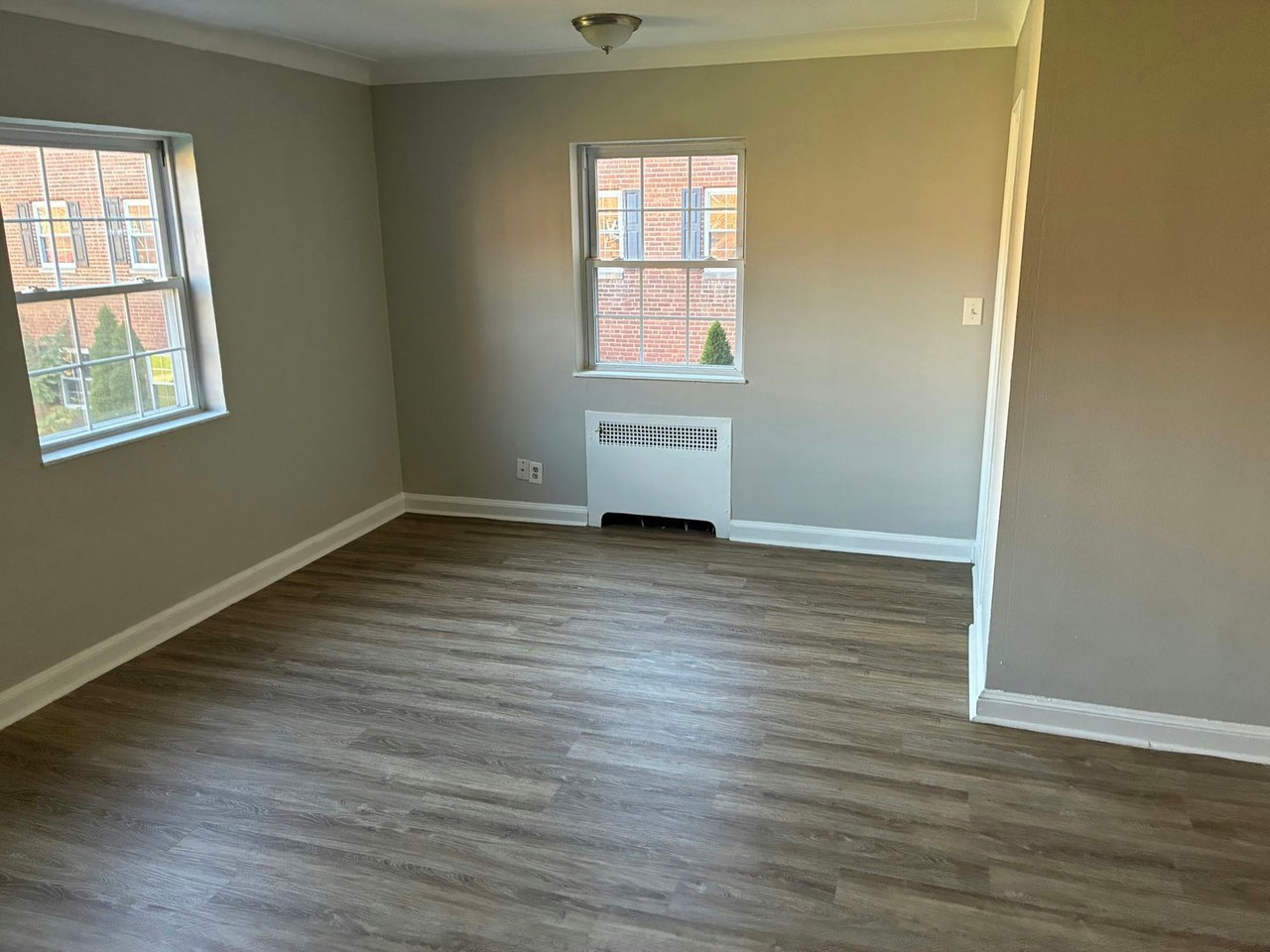 35 Niles St - Photo 3 of 8