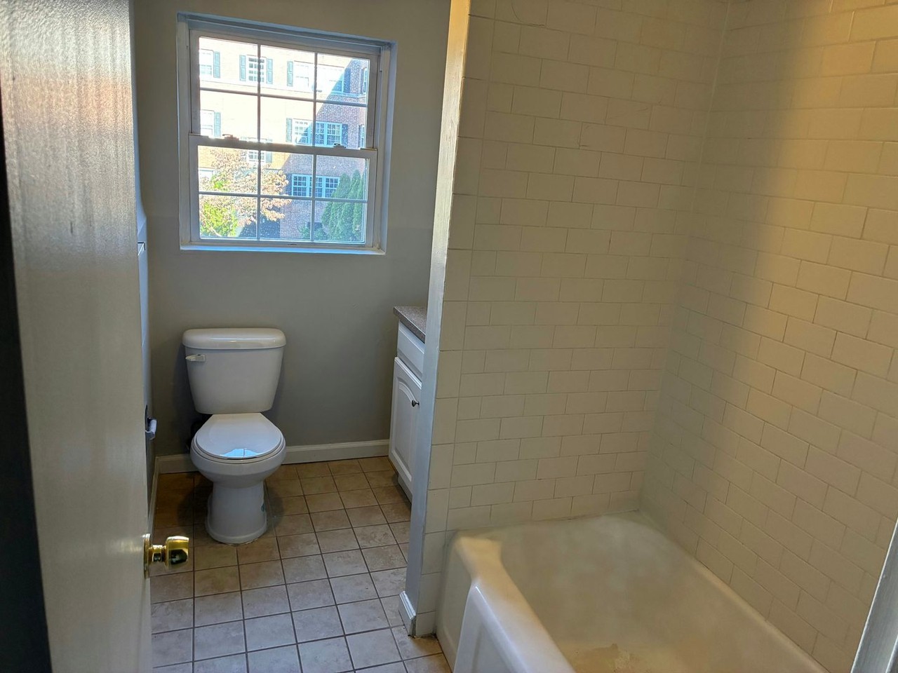 35 Niles St - Photo 5 of 8