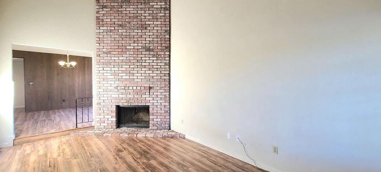 2306 Imran Dr - Photo 2 of 15