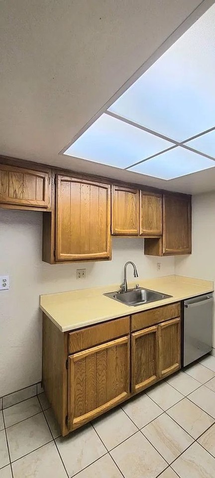 2306 Imran Dr - Photo 5 of 15