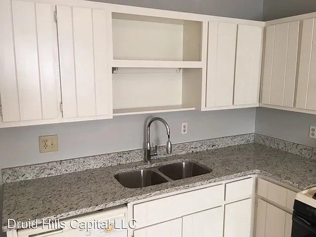 1282 Crystal Lake Rd - Photo 4 of 17