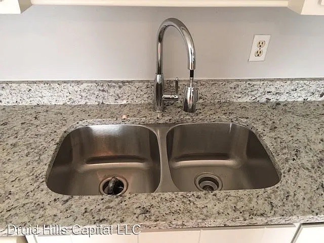 1282 Crystal Lake Rd - Photo 5 of 17