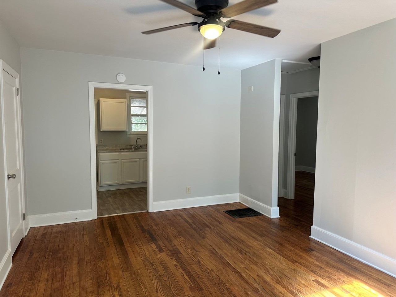 523 Johnson Ave - Photo 2 of 9