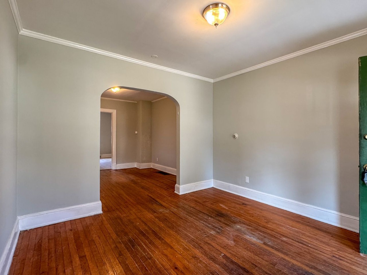 330 Summit St - Photo 5 of 30
