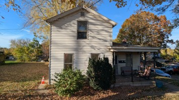 featured image of 518 Lincoln Way W