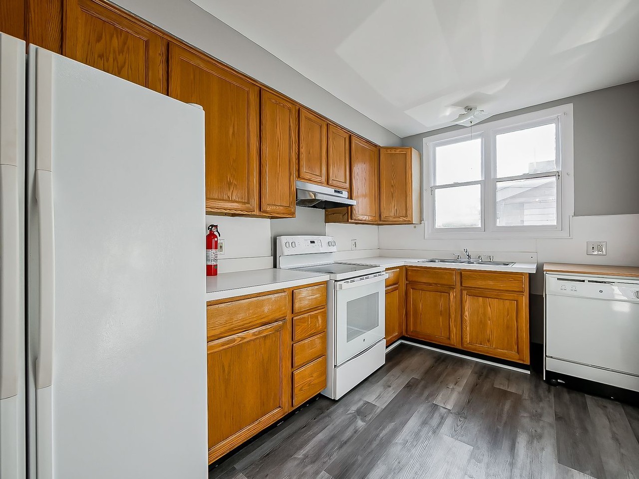 1809 Jackson Ave #1 - Photo 3 of 17