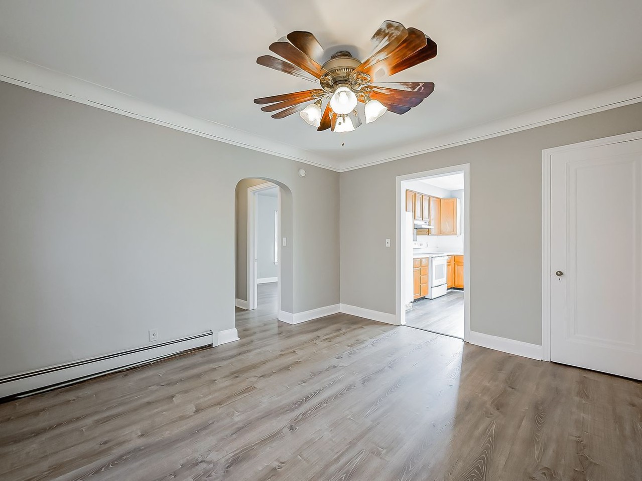 1809 Jackson Ave #1 - Photo 4 of 17