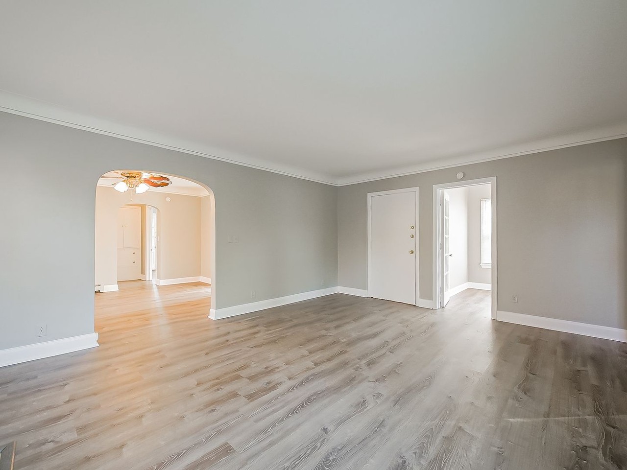 1809 Jackson Ave #1 - Photo 7 of 17