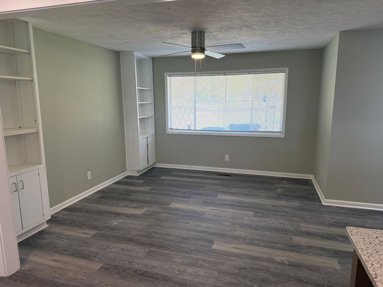 4044 Norwood Dr - Photo 2 of 18