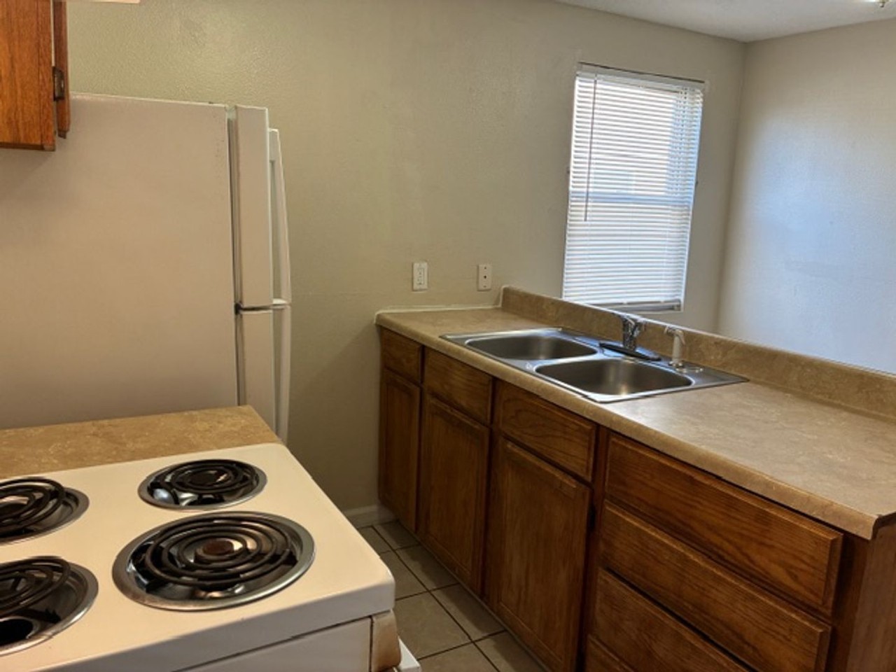 2111 Lincoln Ave - Photo 6 of 6
