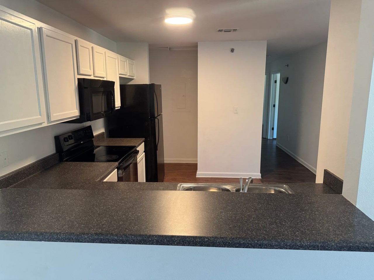 2515 W Martin St Apt 304a - Photo 2 of 10