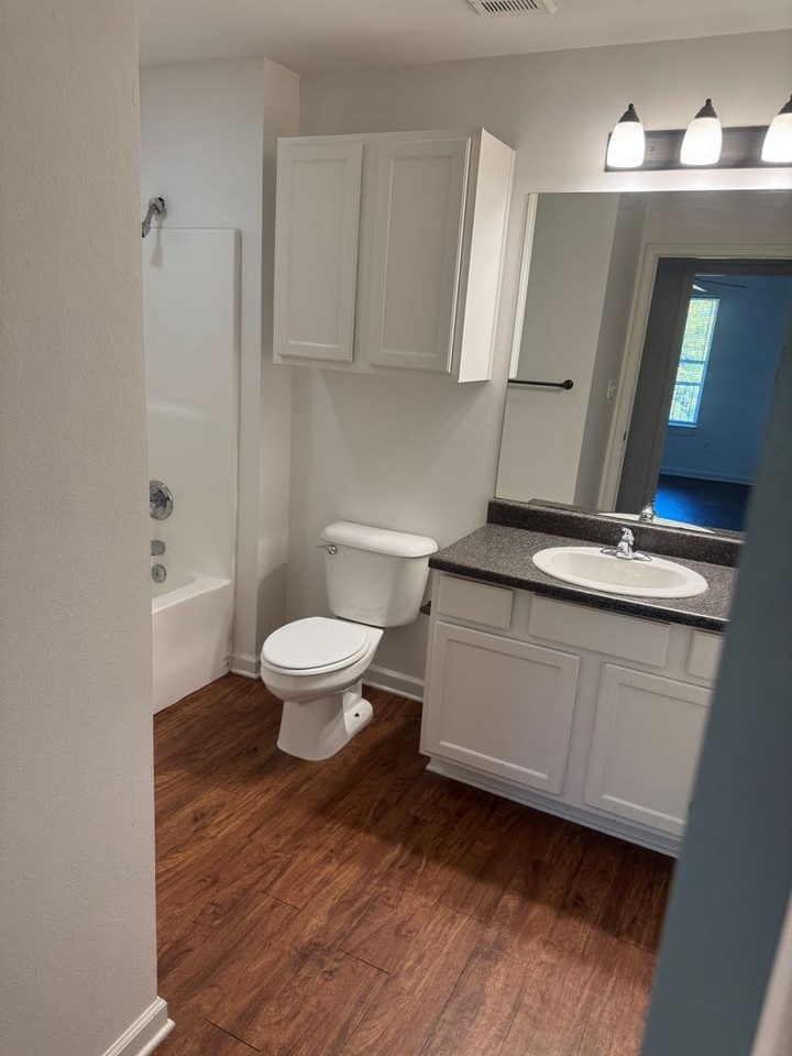 2515 W Martin St Apt 304a - Photo 6 of 10