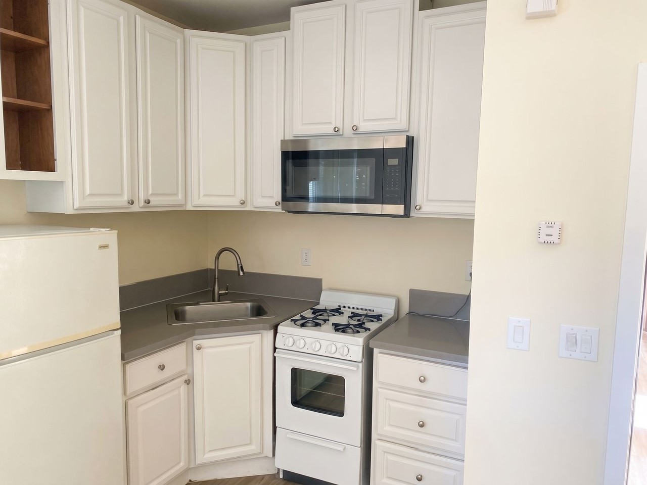 311 Witmer St - Photo 2 of 12