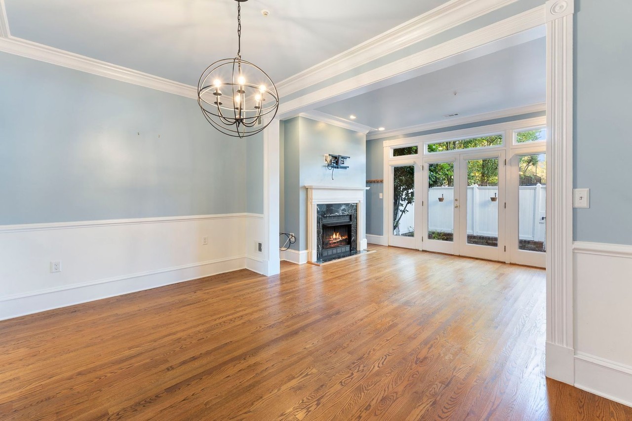 952 N Washington St - Photo 4 of 36