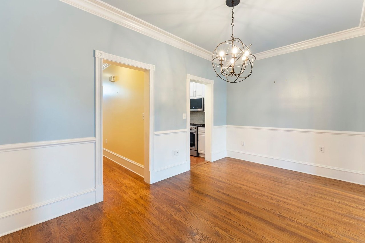 952 N Washington St - Photo 5 of 36