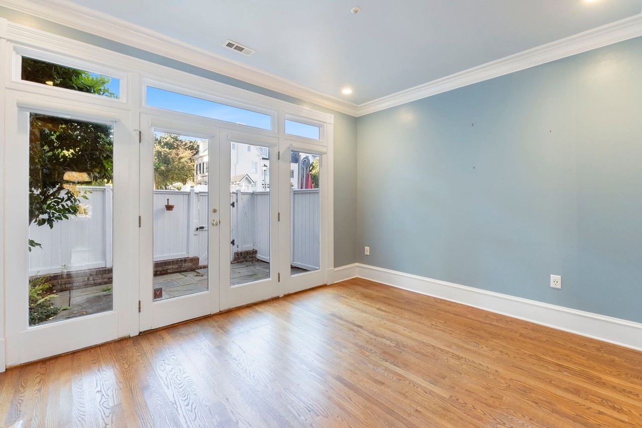 952 N Washington St - Photo 7 of 36