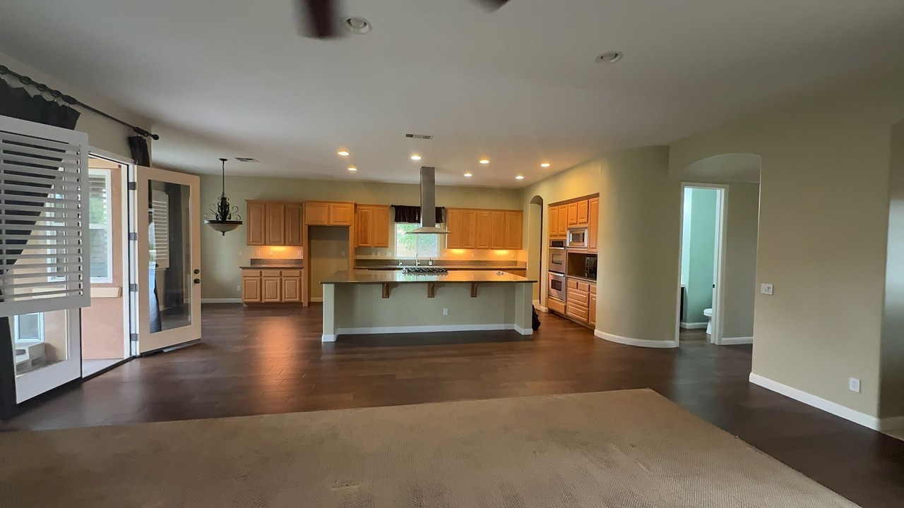 12919 Hyperion Ln - Photo 7 of 39