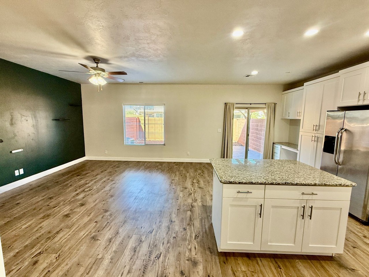 2541 Bella Vista Dr - Photo 6 of 32