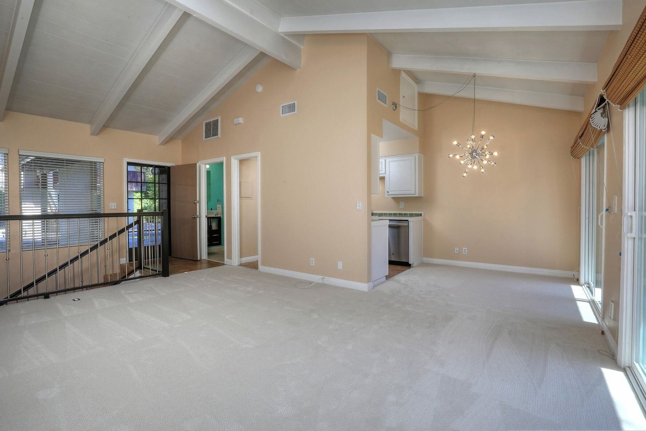 860 860 Highlahd Drive #2 - Photo 2 of 22