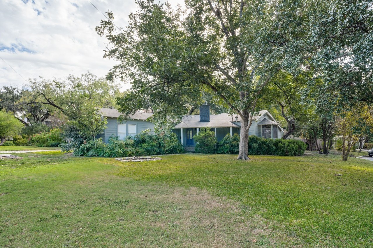 230 Evans Ave - Photo 2 of 25