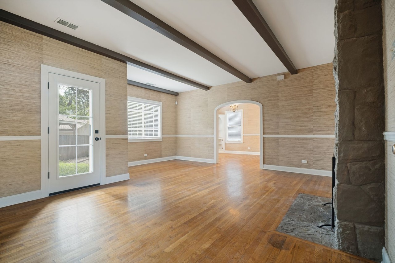 230 Evans Ave - Photo 4 of 25