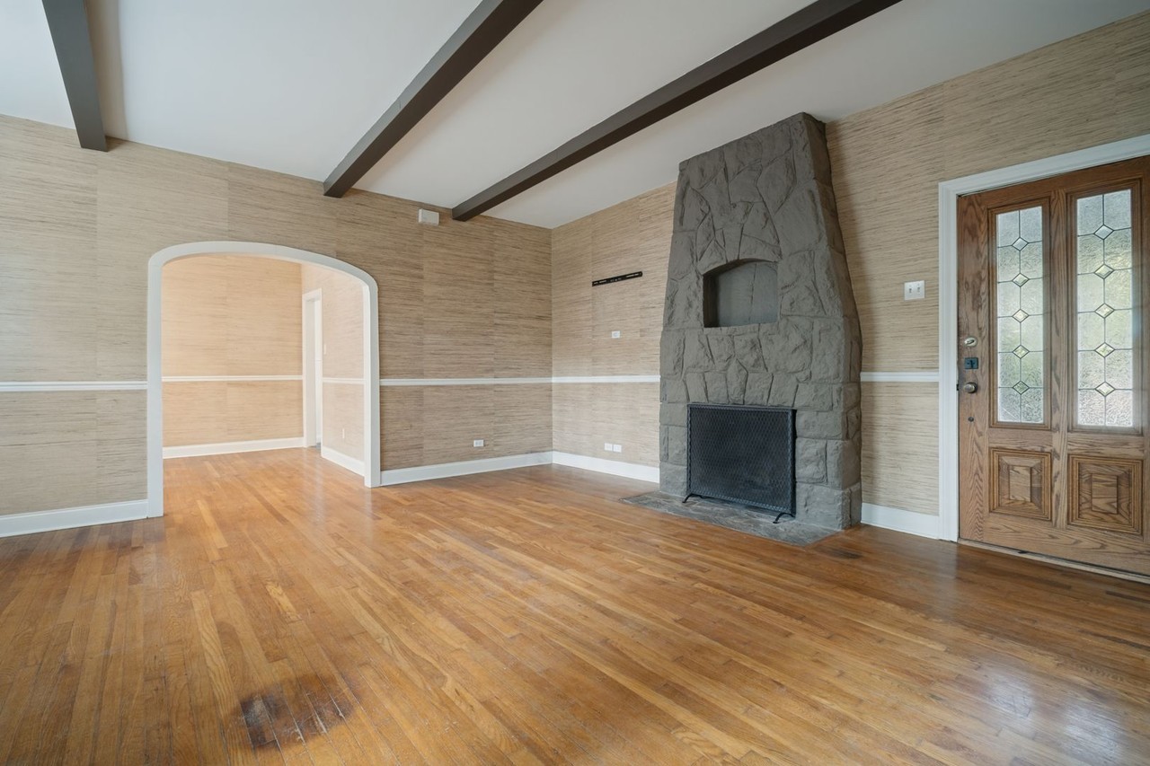 230 Evans Ave - Photo 5 of 25