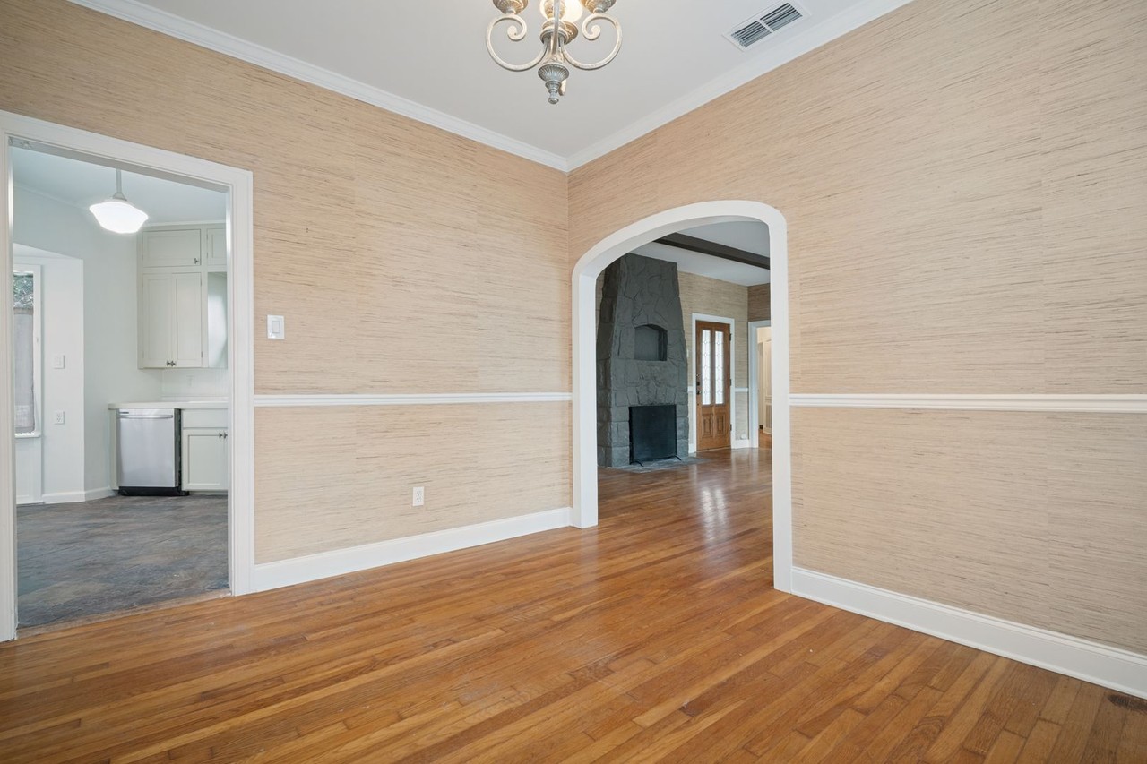 230 Evans Ave - Photo 7 of 25