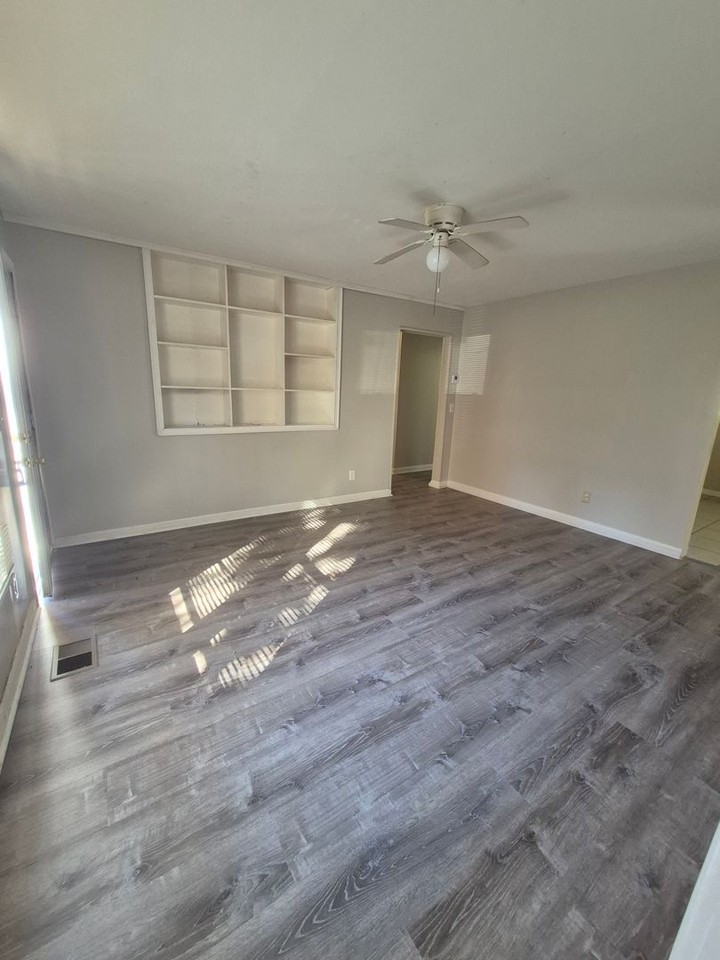4113 Redonda Ln - Photo 2 of 10