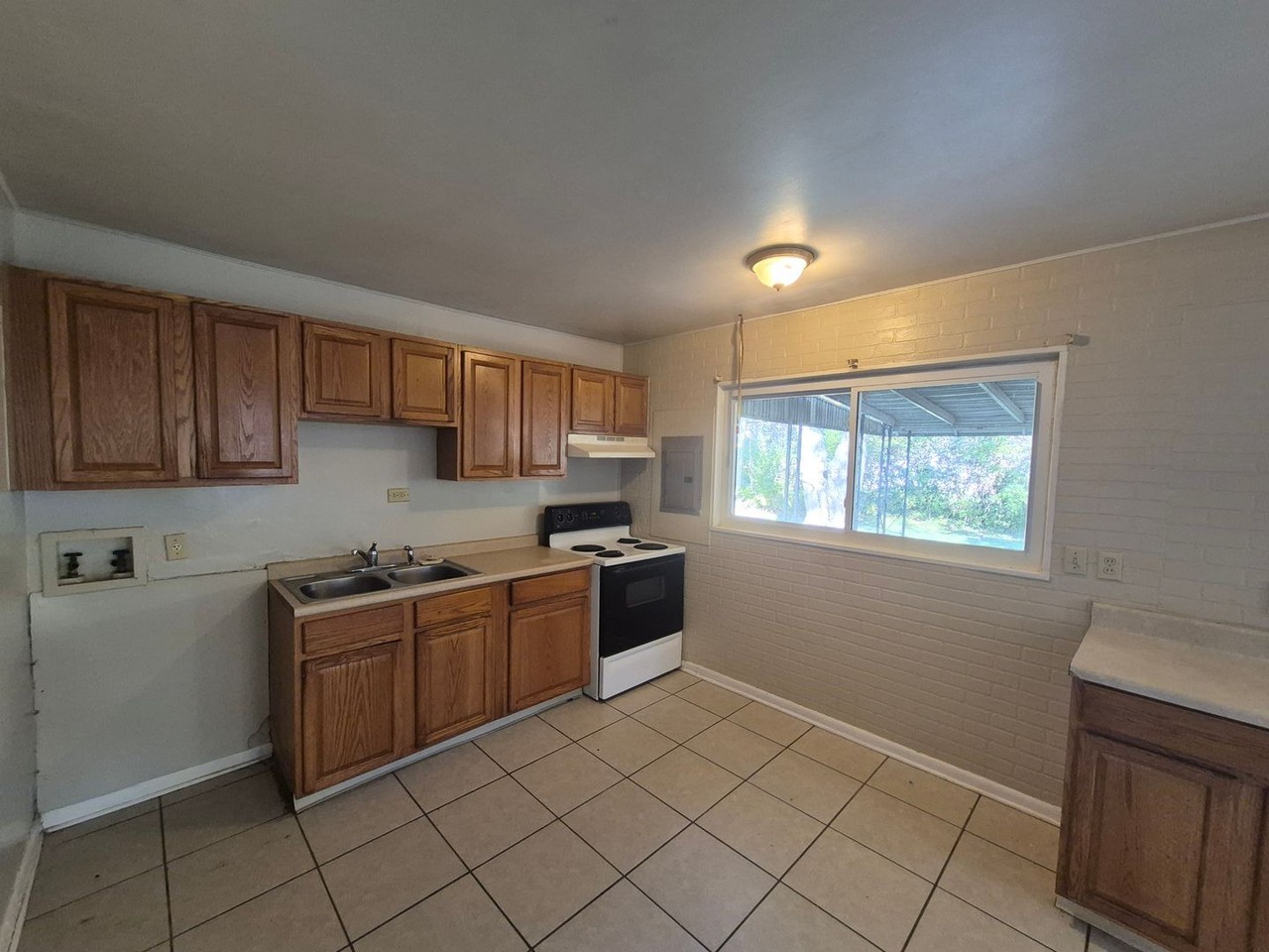 4113 Redonda Ln - Photo 3 of 10