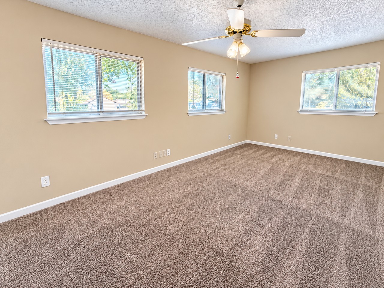 1500 Sherrye Dr - Photo 4 of 11