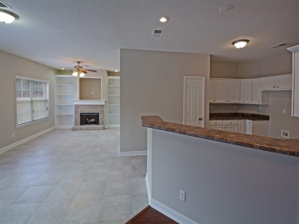 10171 Bloomsbury Ave - Photo 3 of 17