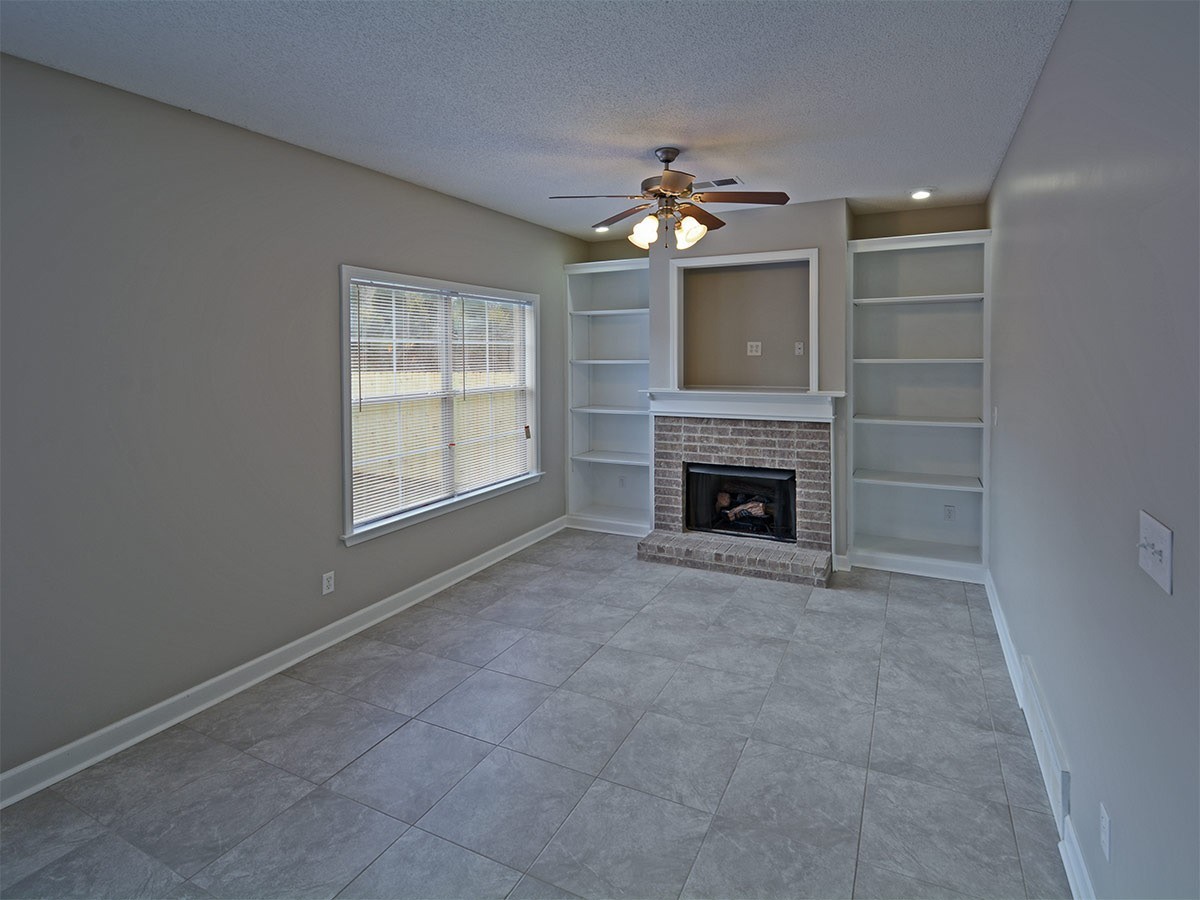10171 Bloomsbury Ave - Photo 7 of 17