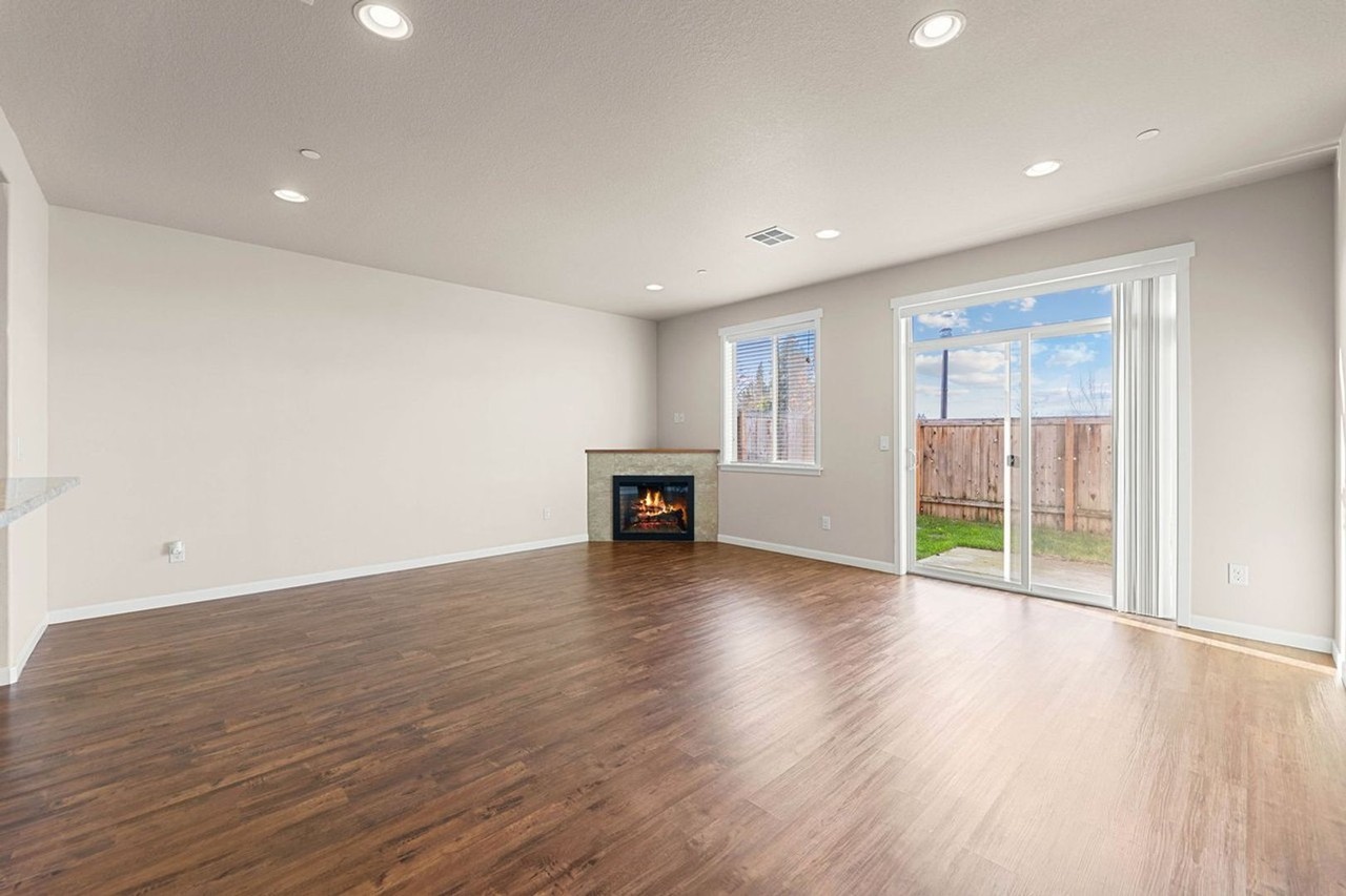 314 N 33rd Ct - Photo 6 of 26