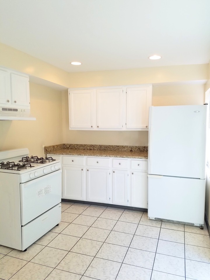 2412 Patterson St - Photo 4 of 20