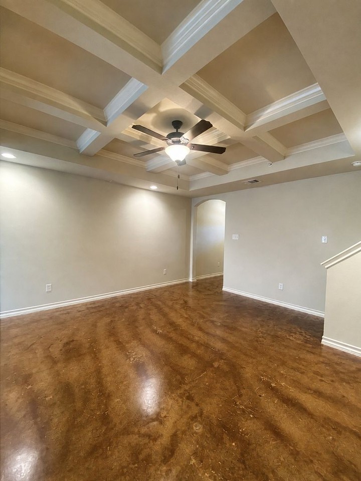 8802 Seguin Rd - Photo 7 of 21