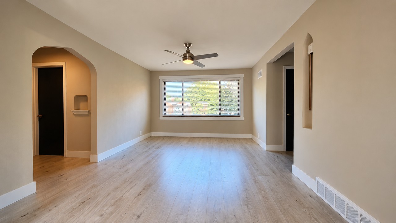 5878 Nottingham - Photo 6 of 13