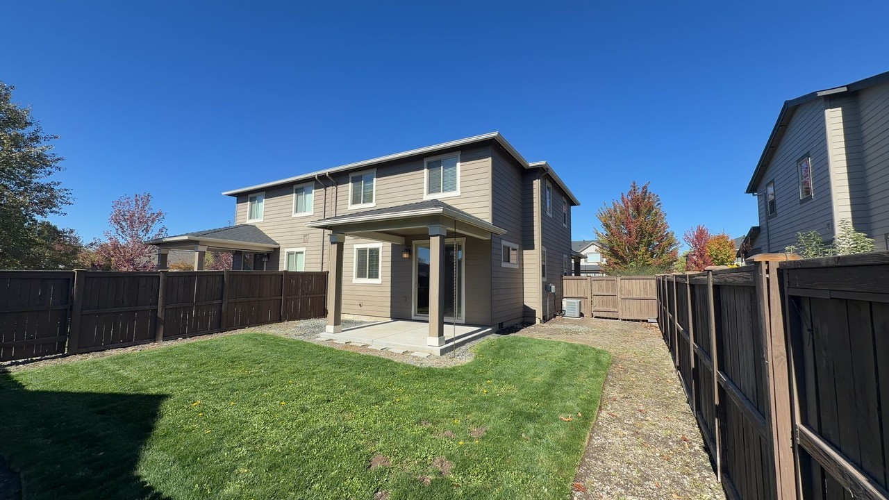 3076 Sw Black Butte Ln - Photo 2 of 22