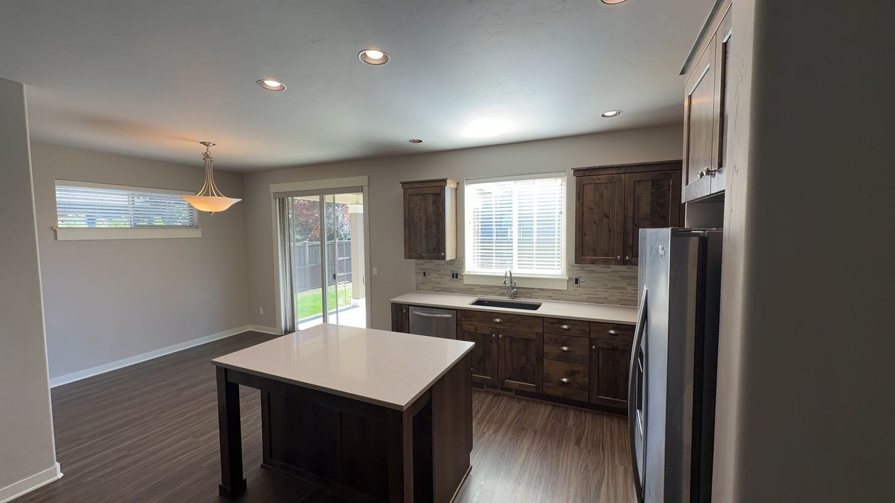 3076 Sw Black Butte Ln - Photo 4 of 22