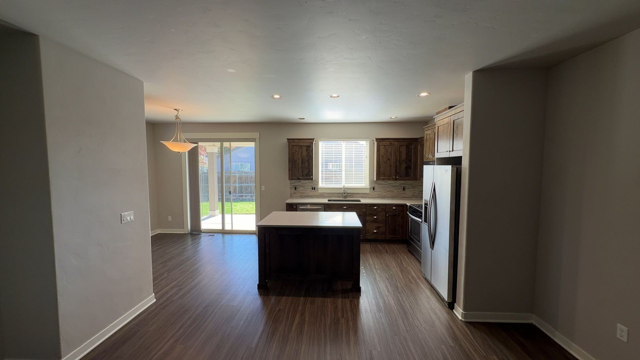 3076 Sw Black Butte Ln - Photo 5 of 22