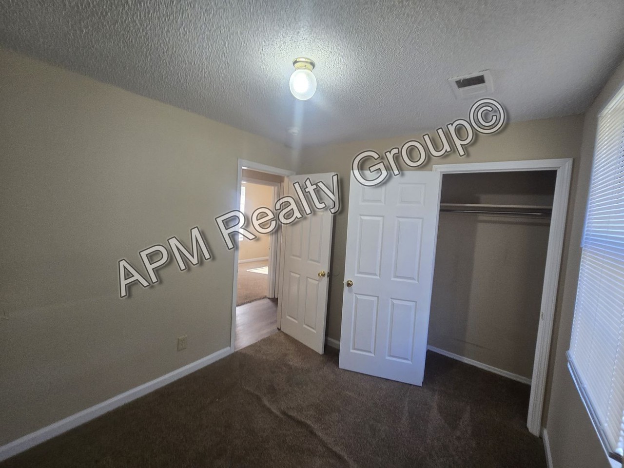 204 Juniper St - Photo 5 of 15
