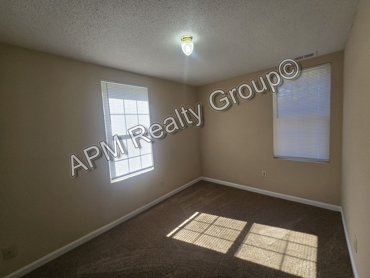 204 Juniper St - Photo 6 of 15