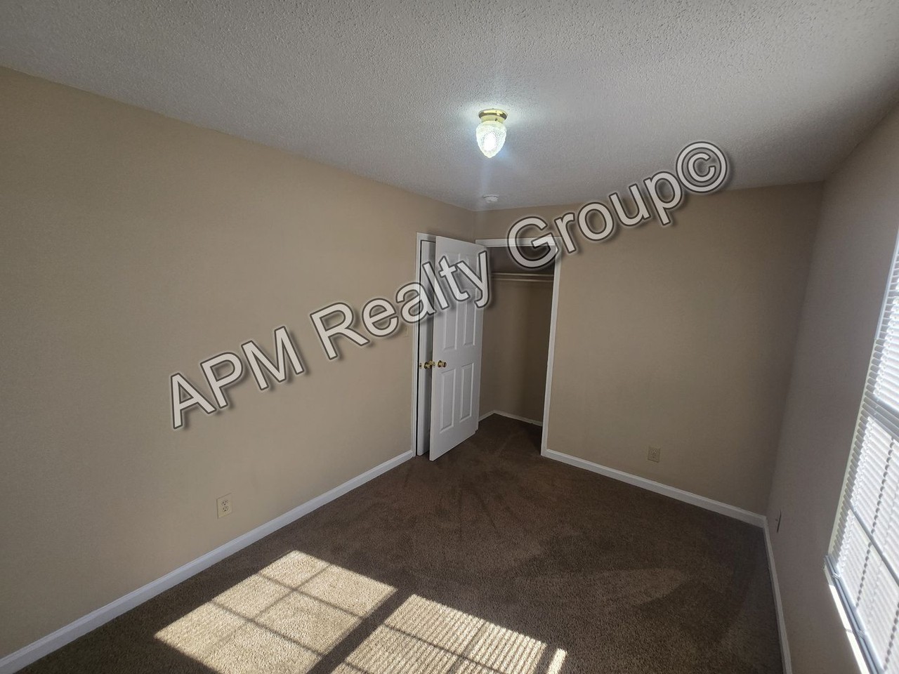 204 Juniper St - Photo 7 of 15