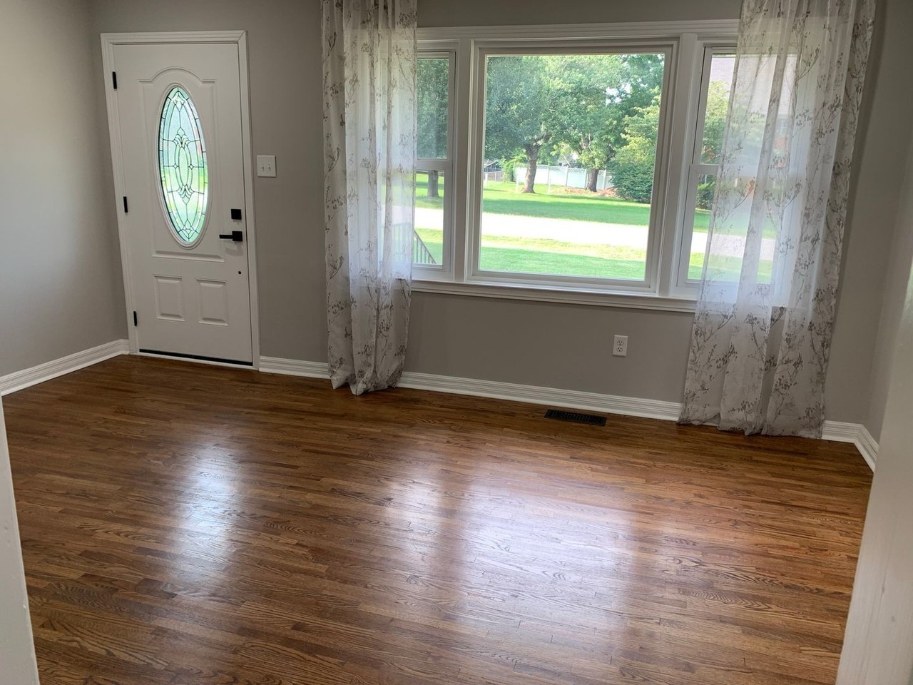 206 James Ave - Photo 2 of 19