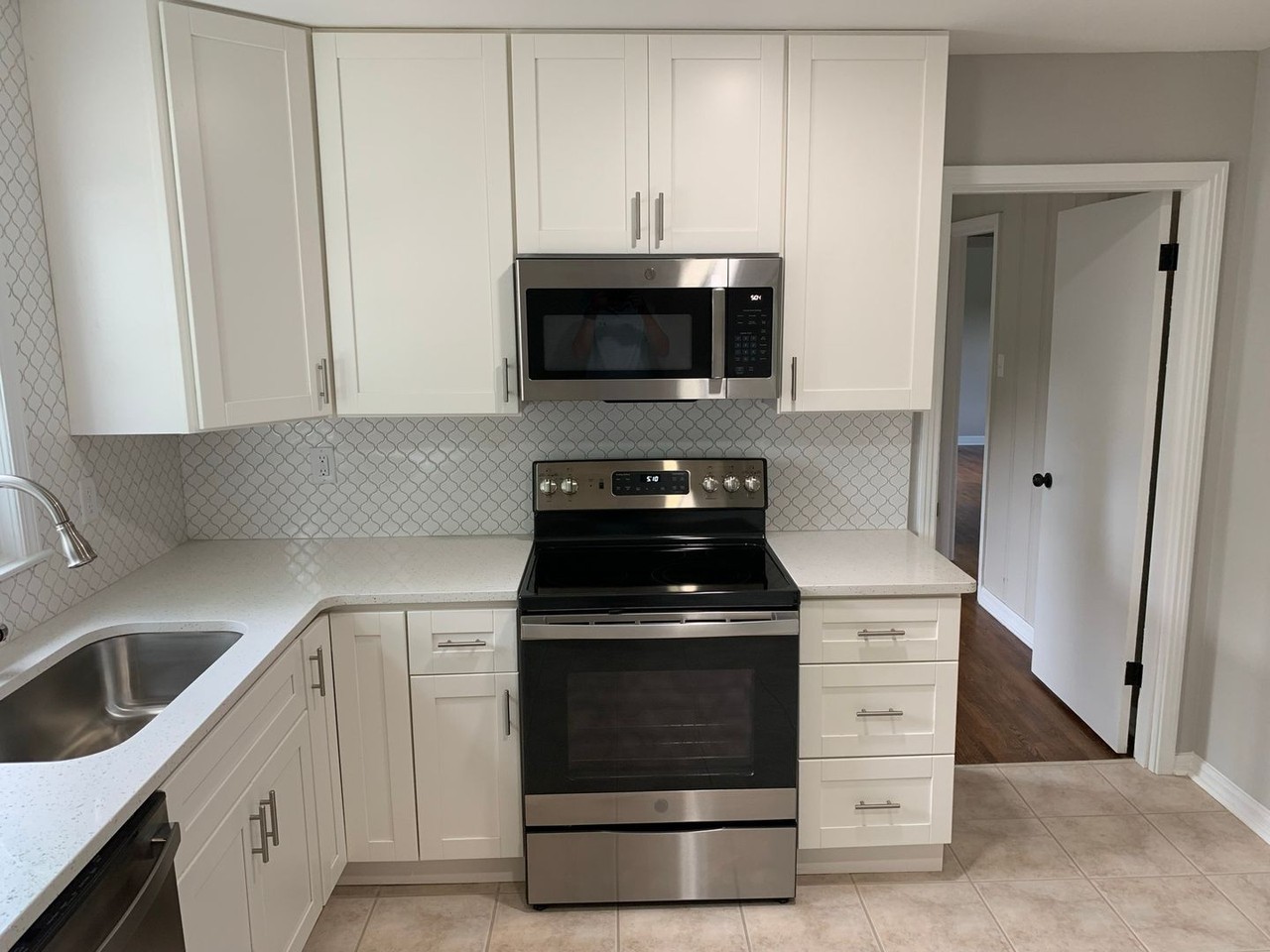 206 James Ave - Photo 5 of 19