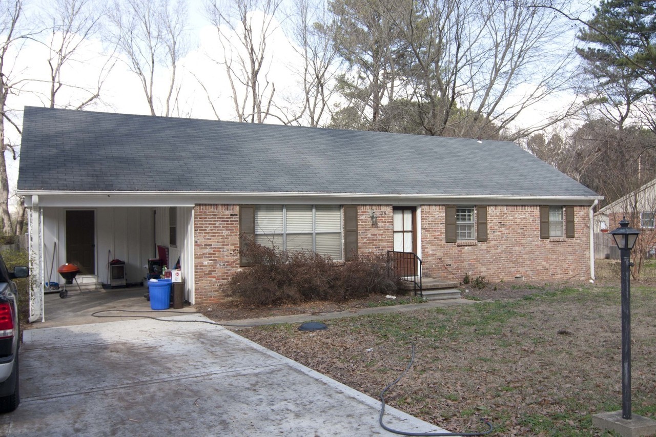 105 Clubview Rd - Photo 2 of 10