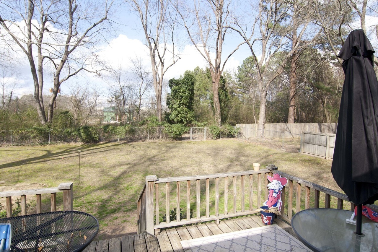 105 Clubview Rd - Photo 3 of 10