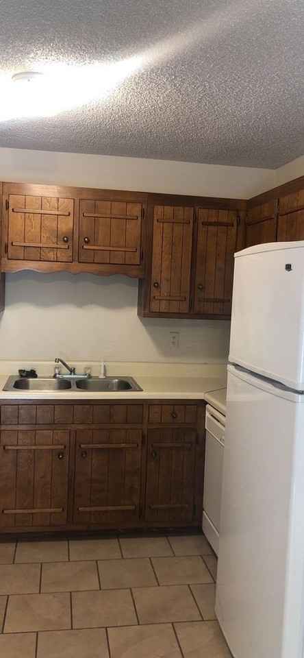 1625 Alderson Loop - Photo 6 of 17