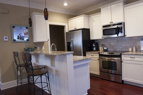 138 Falls Grove Dr - Photo 3 of 9