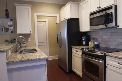 138 Falls Grove Dr - Photo 4 of 9